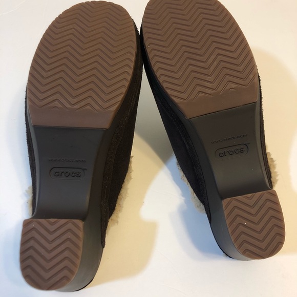 Basically New Crocs - Picture 4 of 7